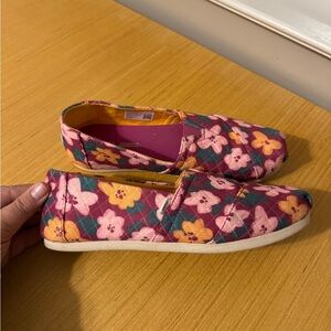Toms Floral Moccasins - Pink and Yellow